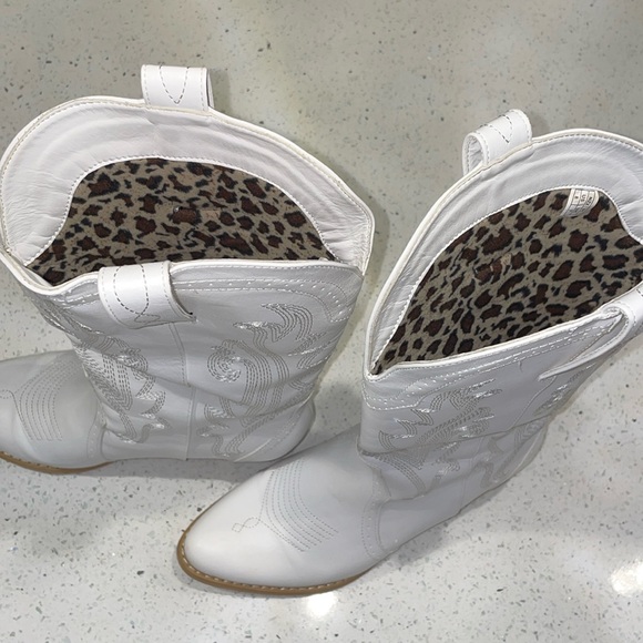 White Cowgirl Boots - Picture 3 of 5